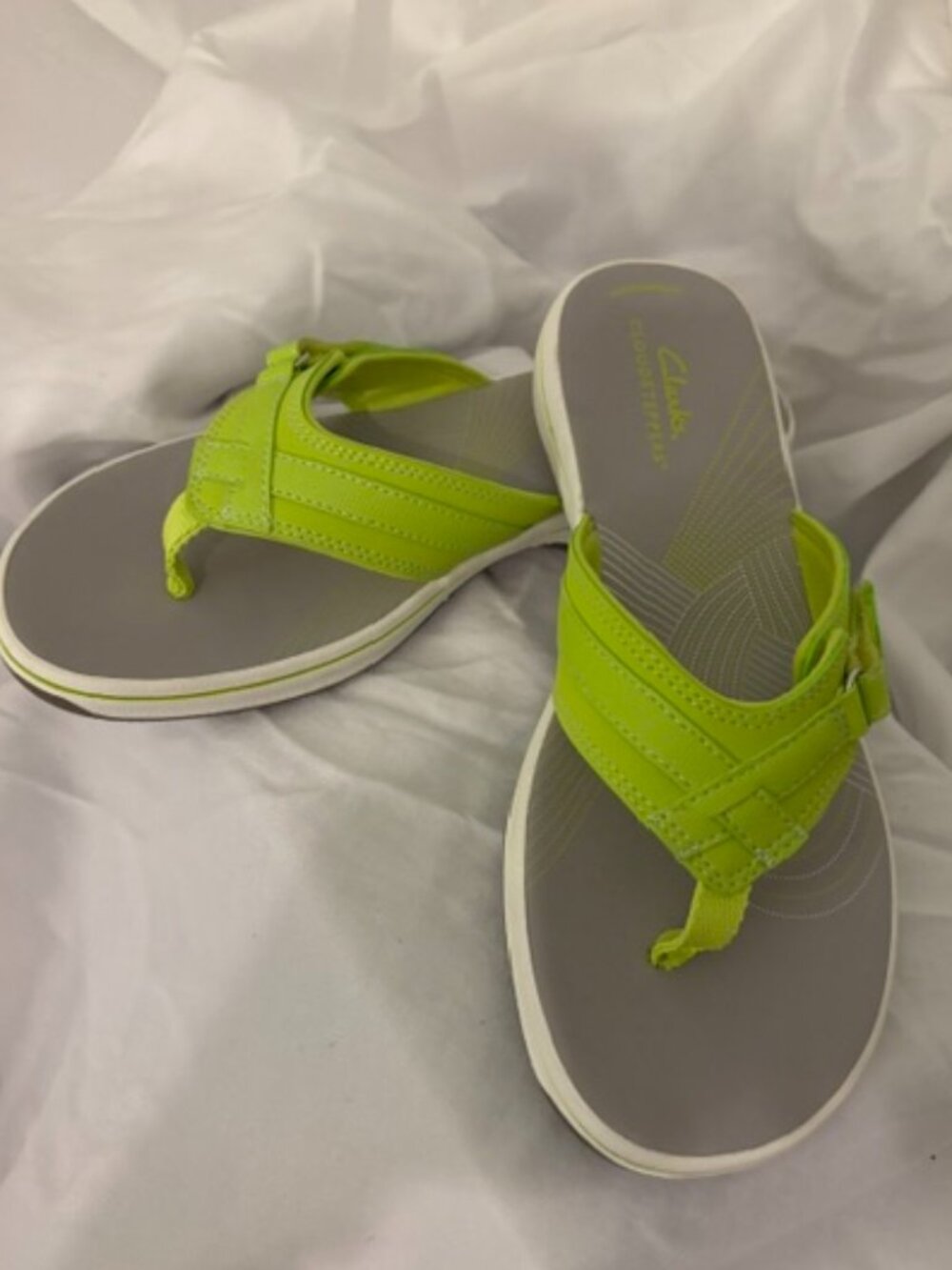 Clarks Cloud Steppers Breeze Sea Sandals Lime Green Cushioned NWT 8M